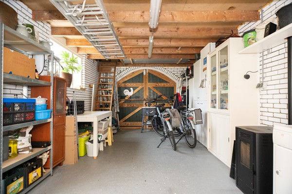 Garage 1.jpg